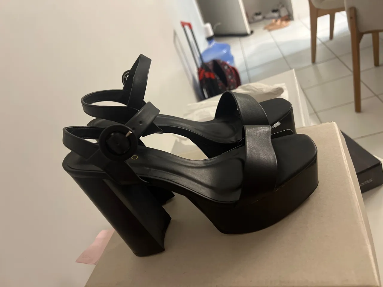 Sandália Plataforma Preta Elegante