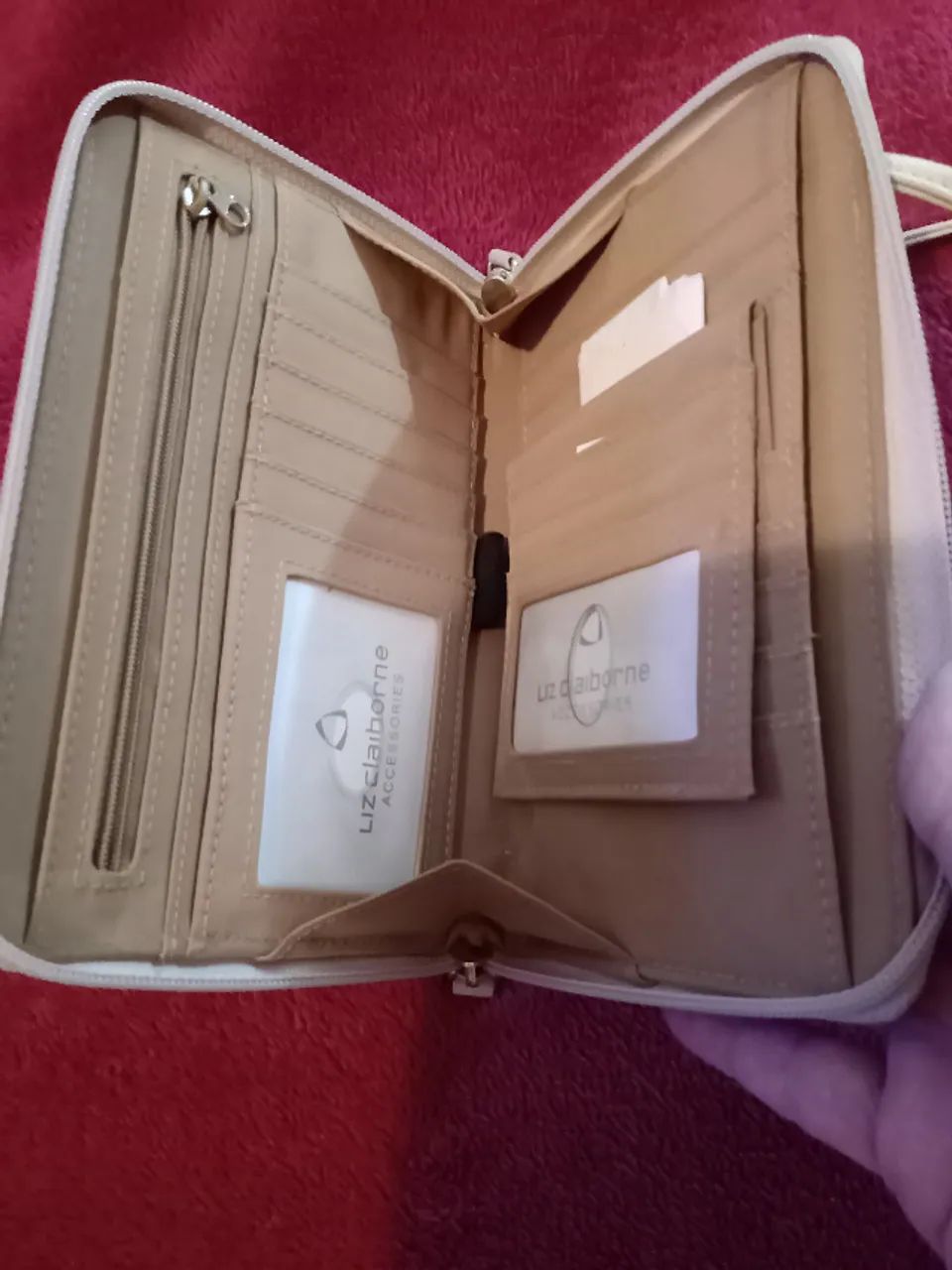 Bolsa em couro na cor nude com ziper comprada nos EUA - Foto 4