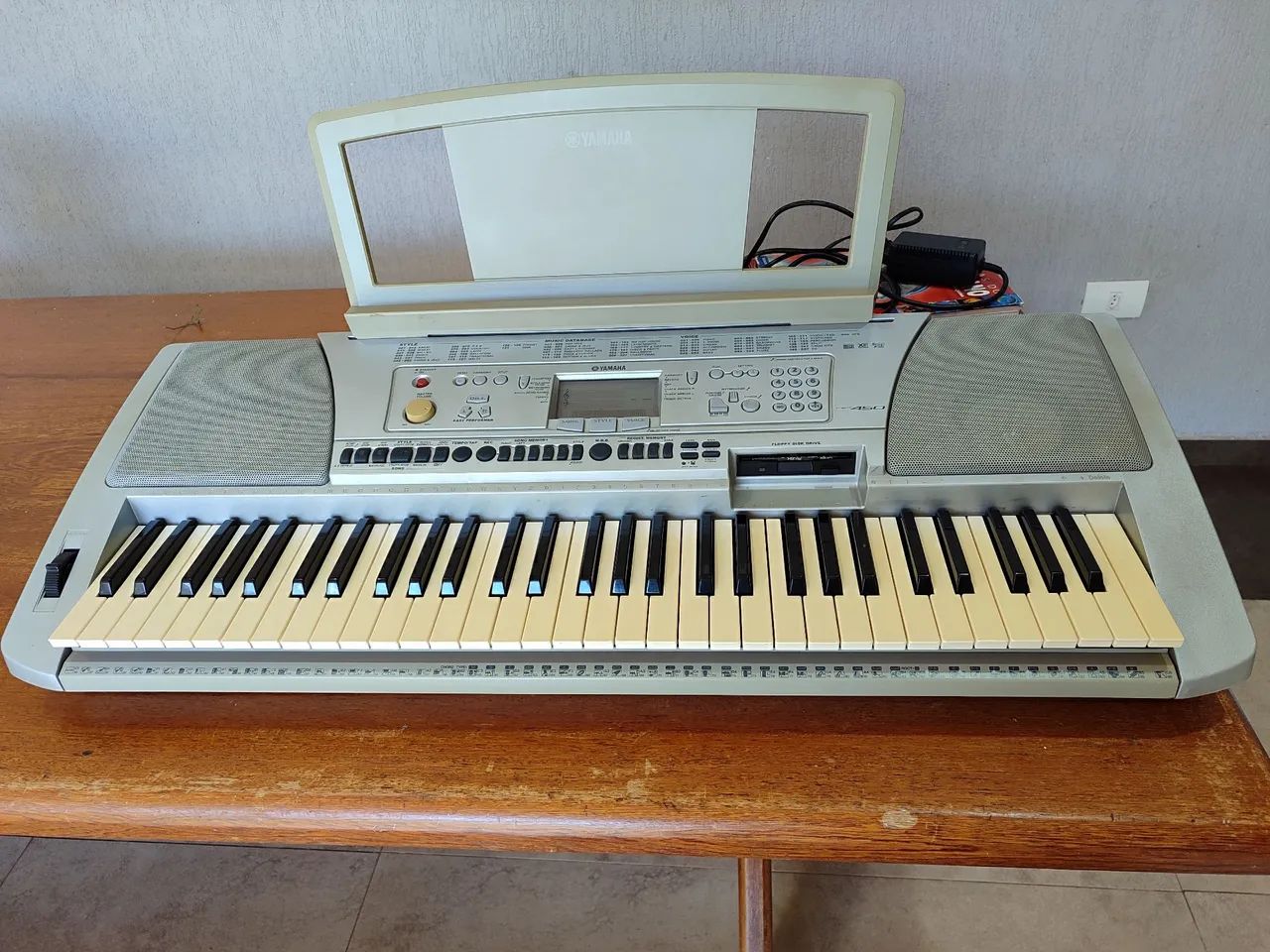 Teclado Yamaha PSR 450 - Instrumentos musicais - Ipê, Foz do