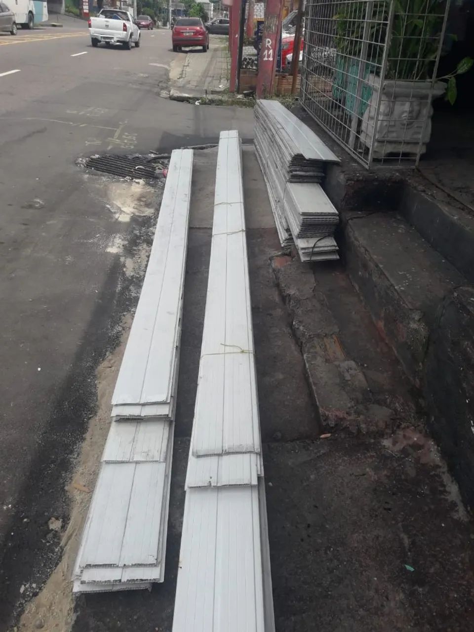 Vende-se120 folhas de PVC e uma caixa d'água  - Foto 2