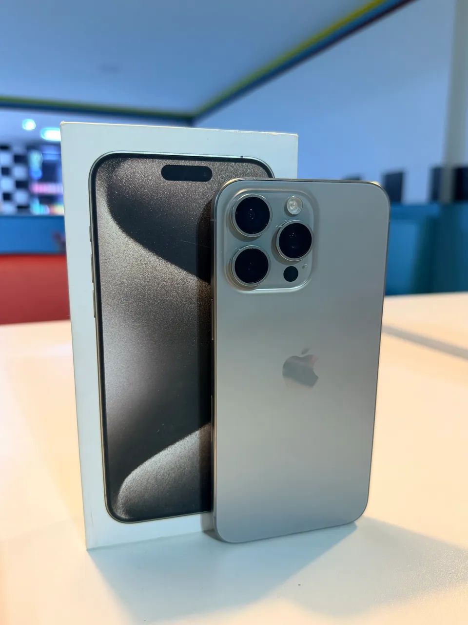 iPhone 15 Pro Max 256GB - Silver - Celulares e Smartphones - São