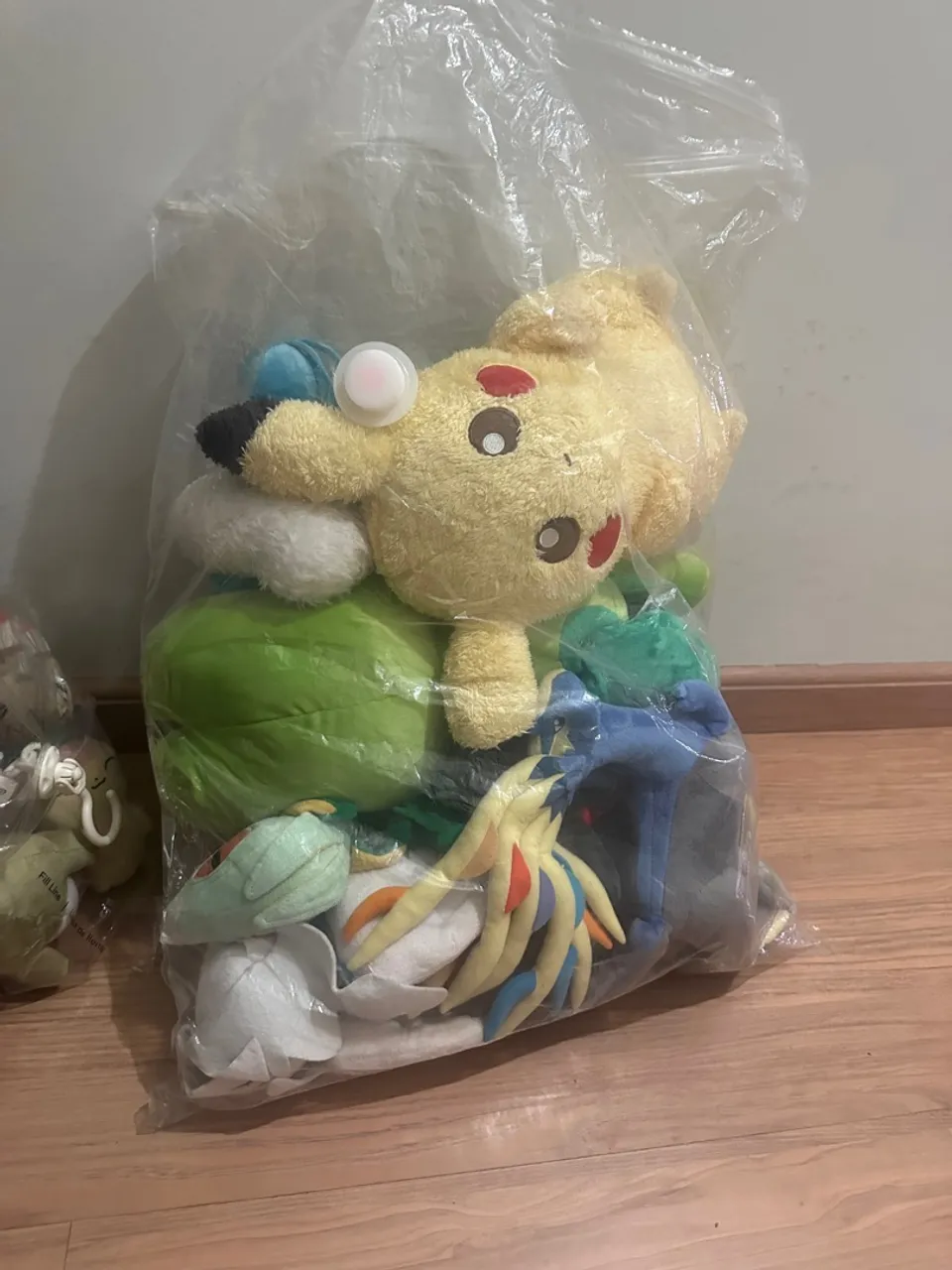 Lote de 36 pelúcias OFICIAIS Pokemon Center/Banpresto