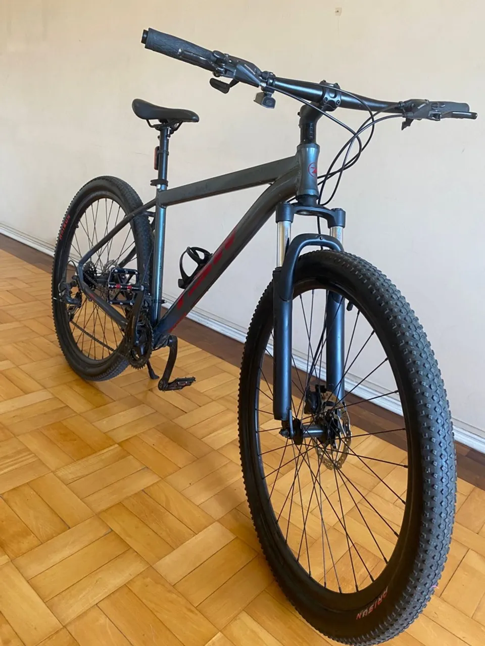 Bicicleta Aro 29 com Suspensão Dianteira