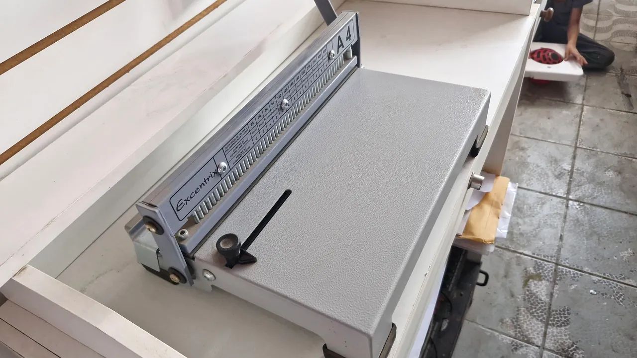 Encardenadora perfuradora de Apostila Excentrix  - Foto 2