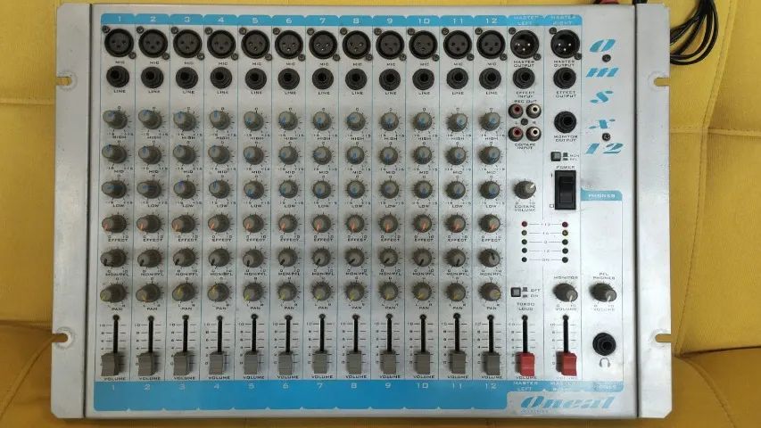 Mesa de Som Oneal OMSX12