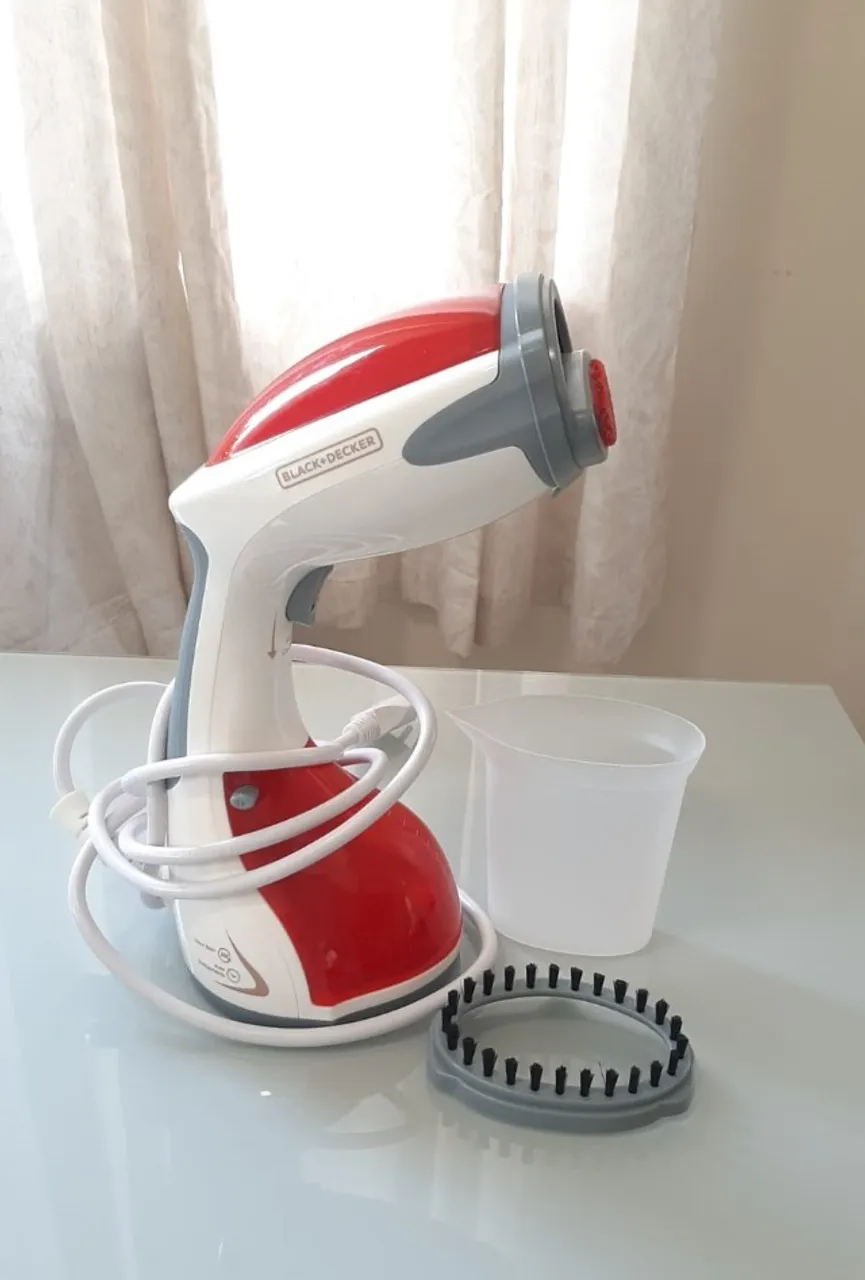 Vaporizador e Higienizador de Roupas Black+Decker (Para Passar Roupa)