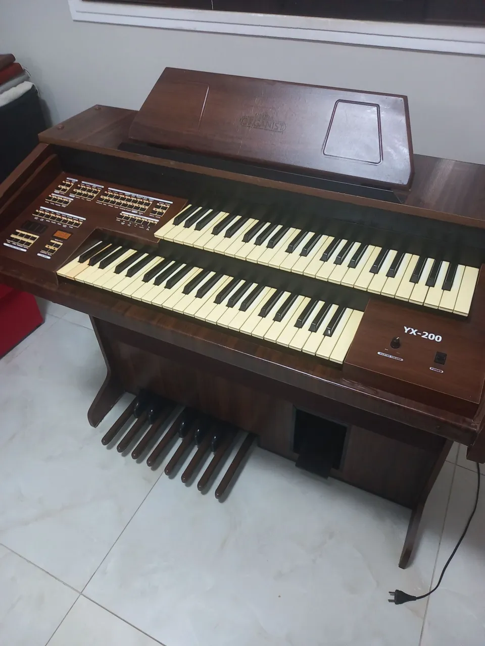 ÓRGÃO TOKAI ORGANIST YX 200