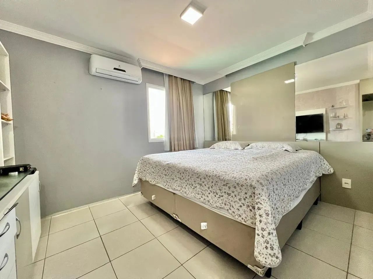 LINDA CASA DE ESQUINA COM 4 SUITES MOBILIADA COM JACUZZI - Foto 5