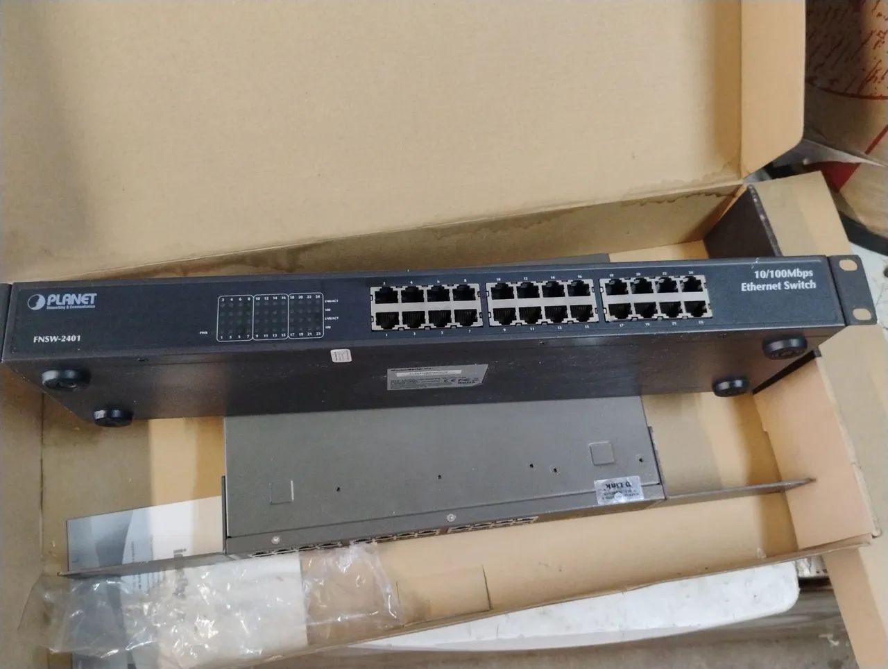 Switch planeta 24 portas FNSW-2401