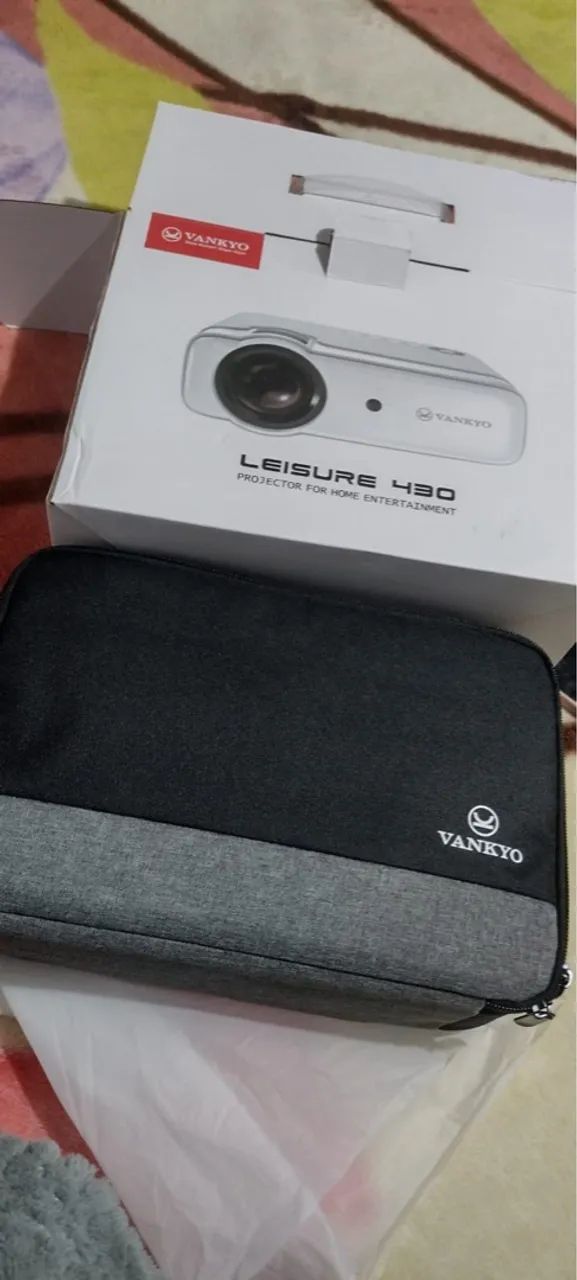 Projetor Vankyo Leisure 430 - Impecável!