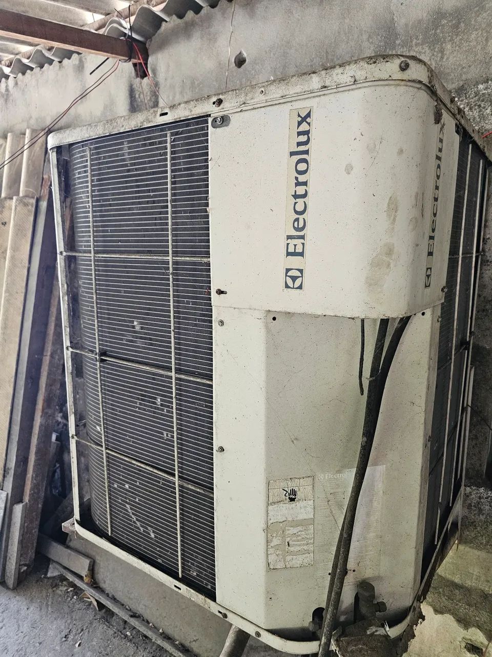 Vendo ar condicionado split eletrolux 60.000 BTS - Foto 3