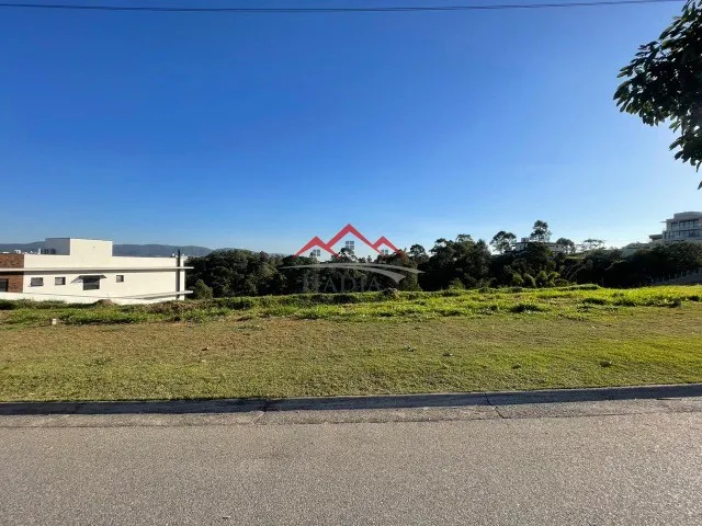 Terreno a venda no condomínio fechado Bosque Do Horto em Jundiaí.