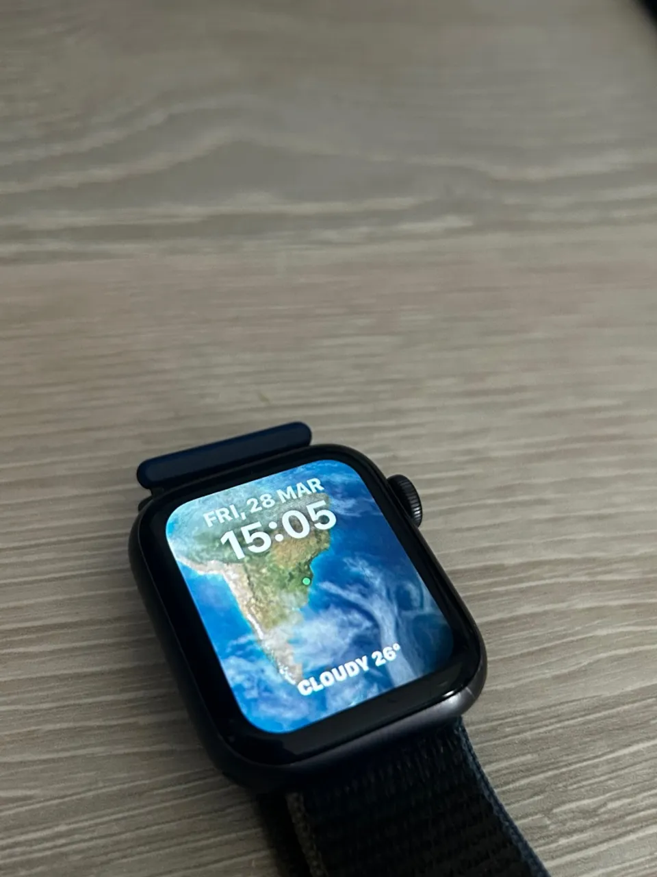 Apple Watch SE GPS + Cellular 40mm