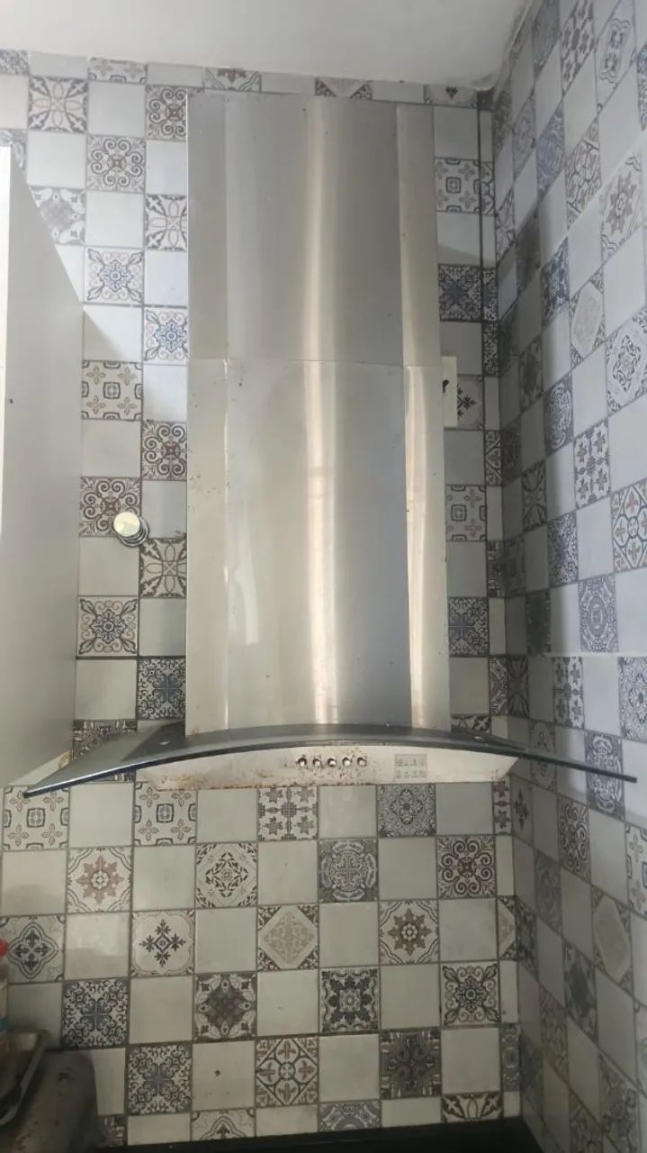 Coifa de Parede em Inox com Vidro Curvo | Funcionando