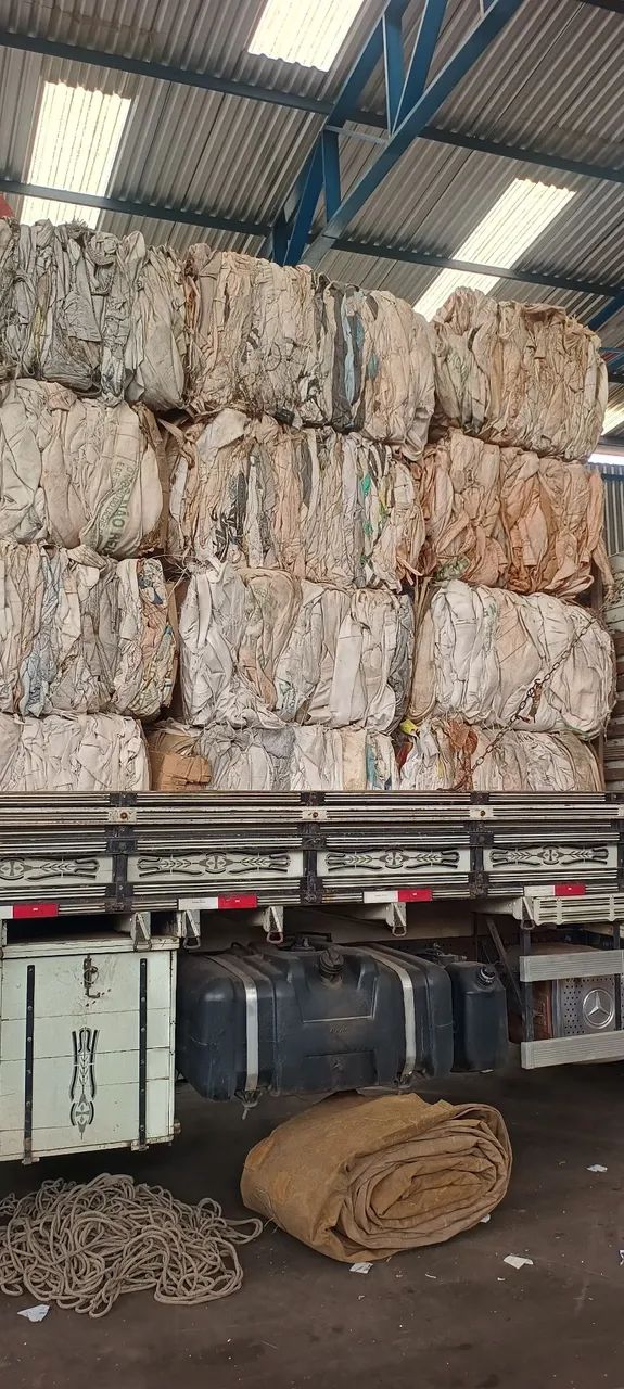 Ráfia de big bag e sacaria misturada 