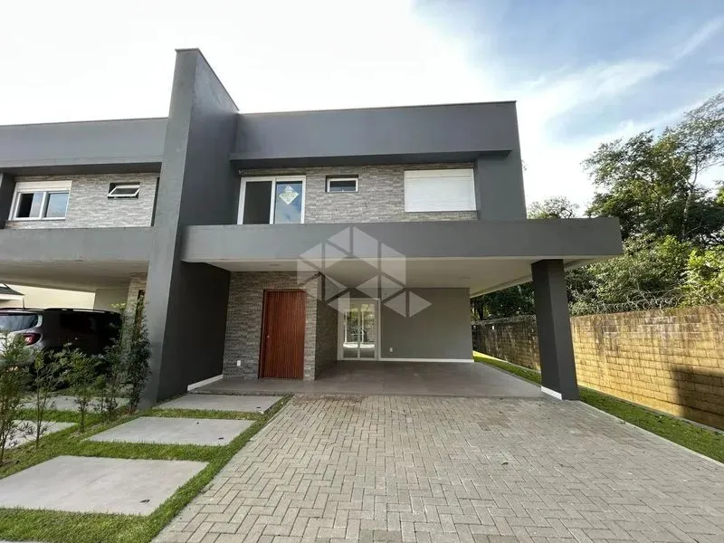Casa de Condomínio em Country