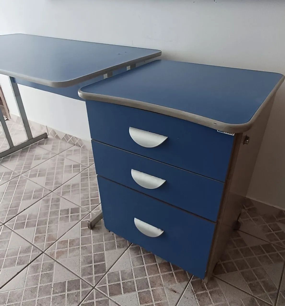 Mesa de Escritório com Gaveteiro - Foto 3
