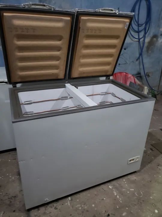 Vendo Freezer Horizontal duas tampas 420 litros zap *  - Foto 3