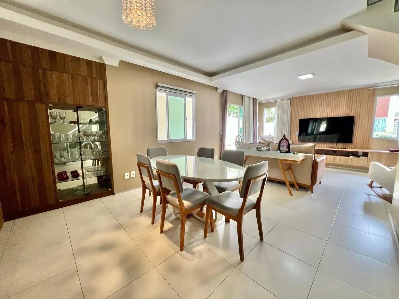 LINDA CASA DE ESQUINA COM 4 SUITES MOBILIADA COM JACUZZI - Foto 4