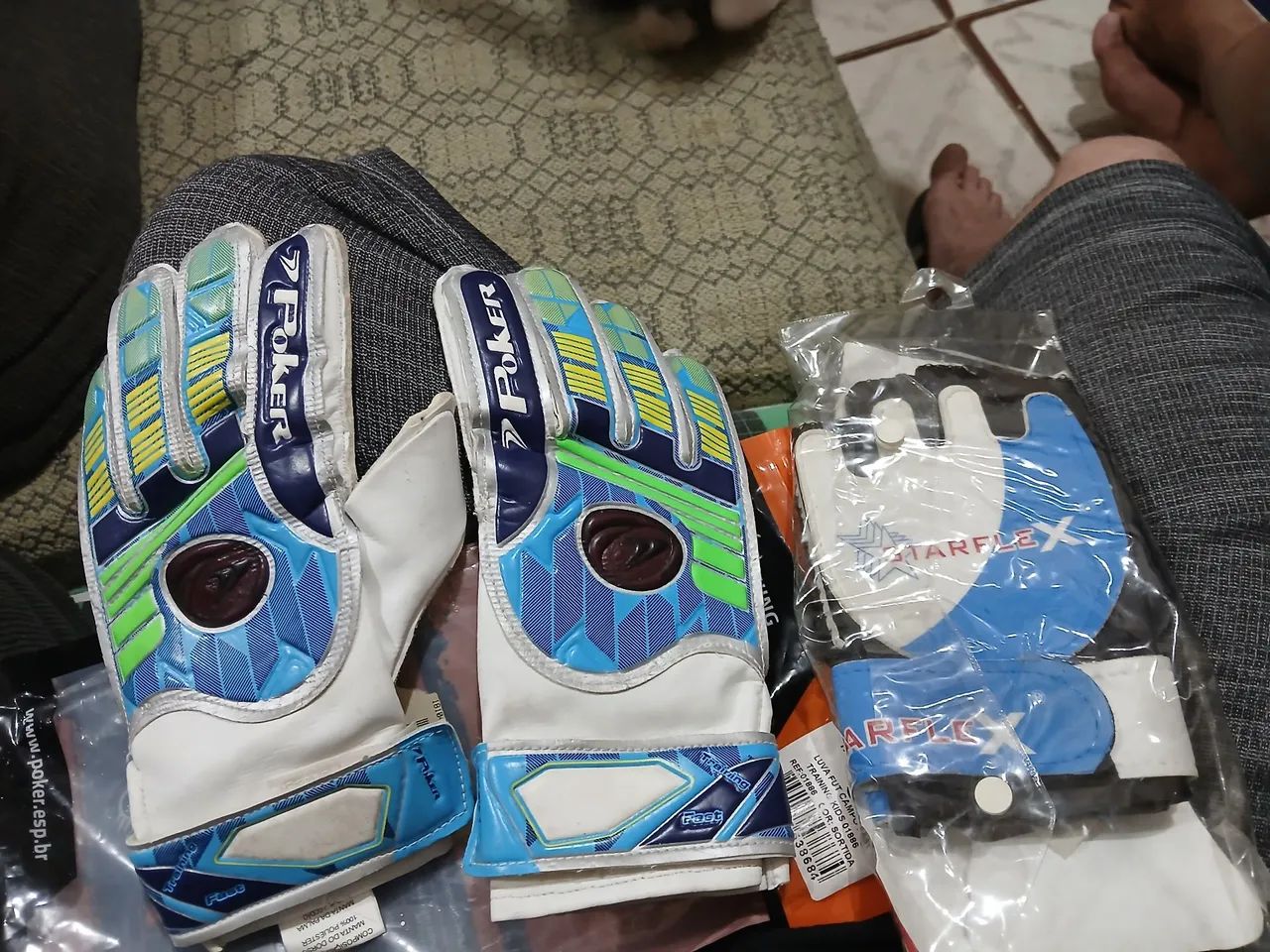 Luvas de Goleiro Poker e Starflex