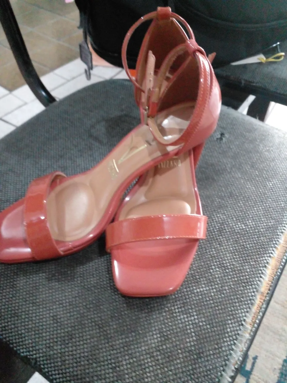 Sandália Vizzano Rosa - Elegância e Conforto