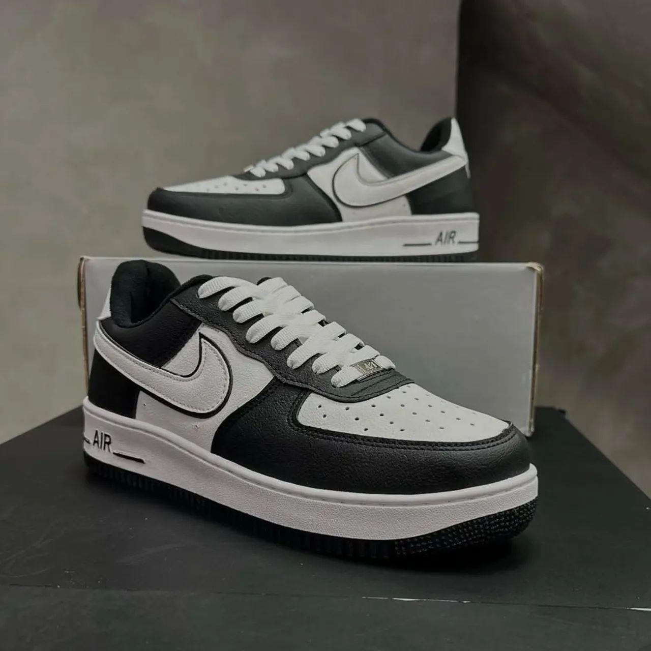 Tênis Nike Air Force 1 Preto e Branco