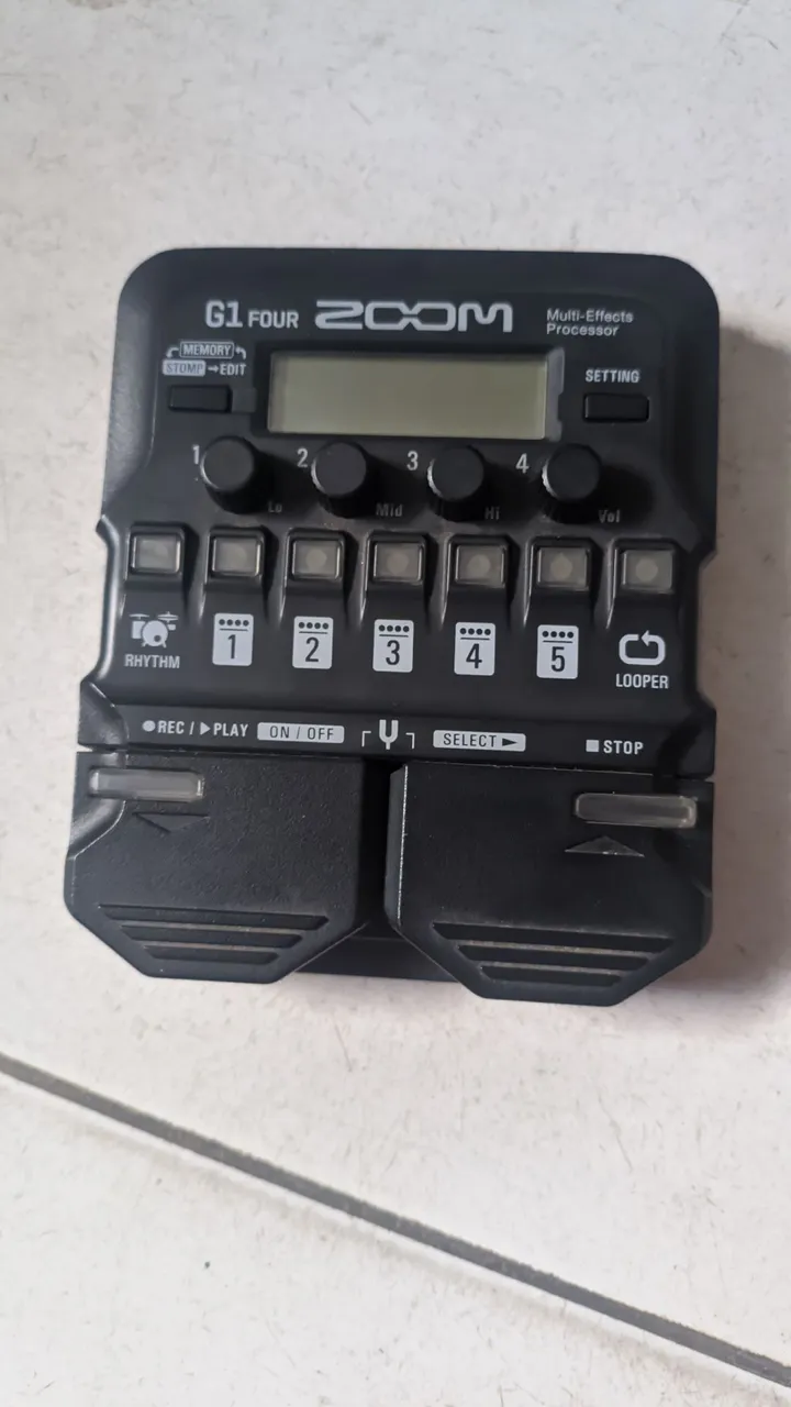 Pedaleira Zoom G1 Four - Multi-Efeitos para Guitarra