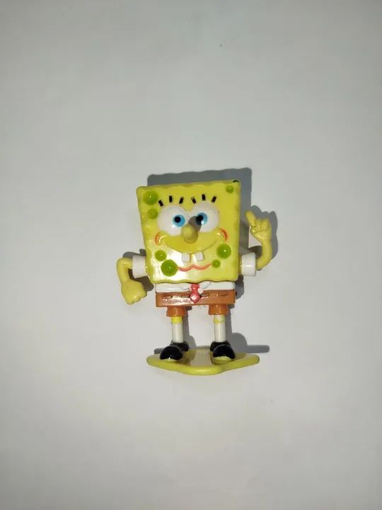 Miniaturas Kinder ovo Bob esponja. - Foto 3