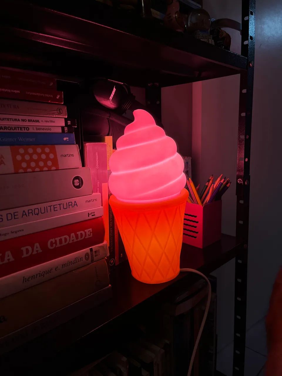 luminária em formato de sorvete
