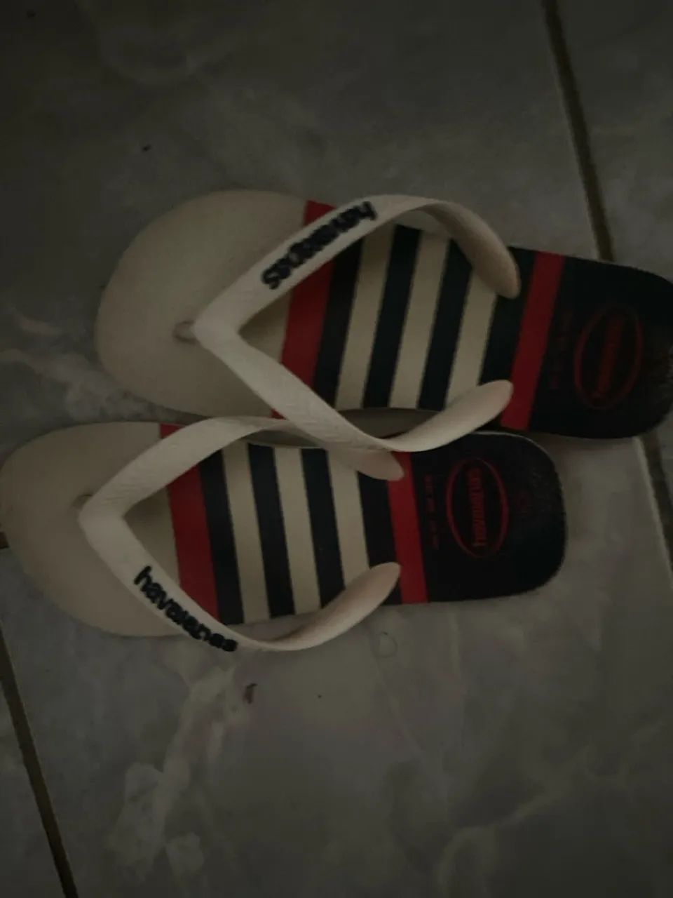Havaianas - Chinelos Listrados - Foto 2