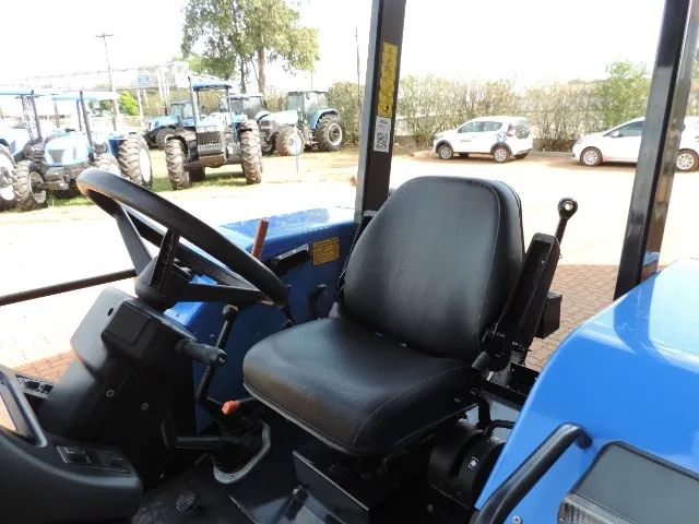 Trator Marca New Holland - TL5.80 - Foto 5