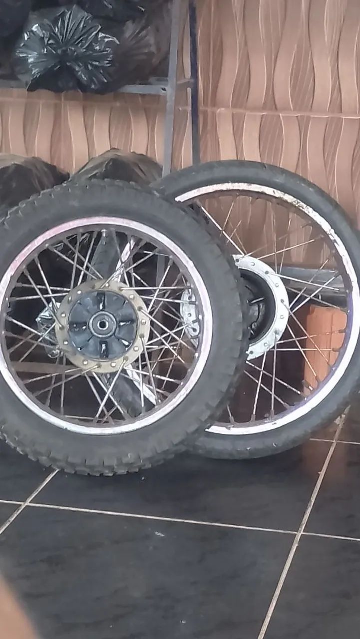 Rodas de Lama e Normal