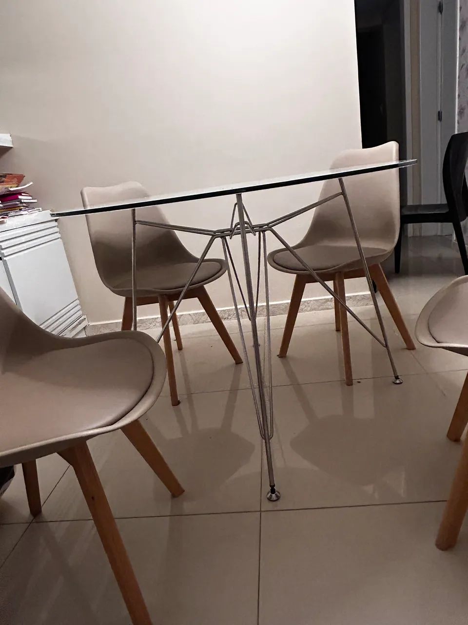 Conj de mesa+ cadeiras+ lustre  - Foto 2