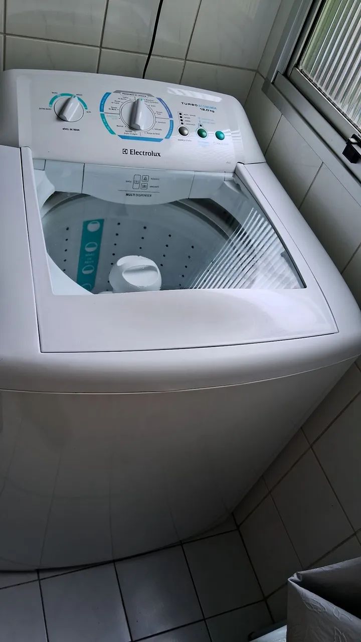 Máquina de lavar Electrolux 12kg Turbo Economia