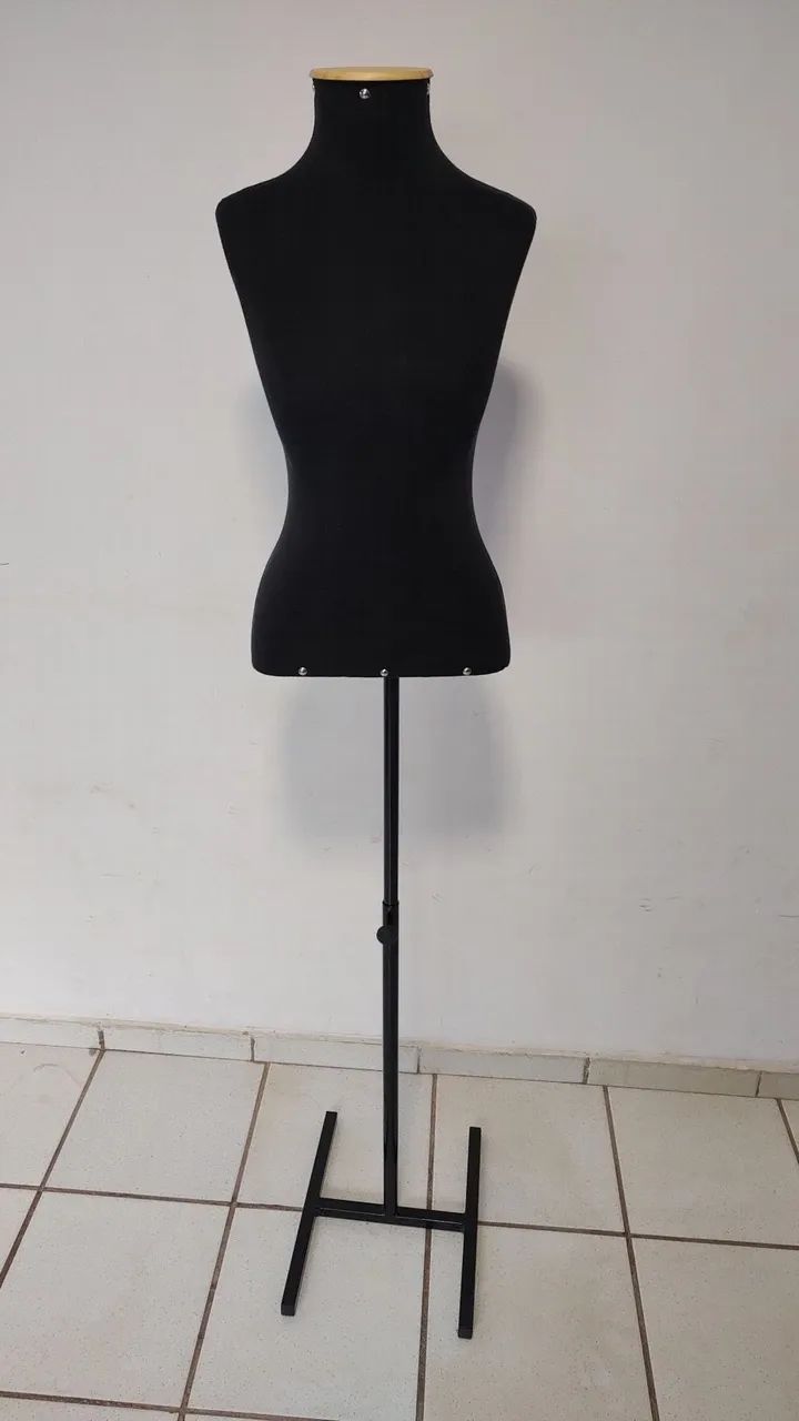 Manequim Feminino para Loja de Roupas