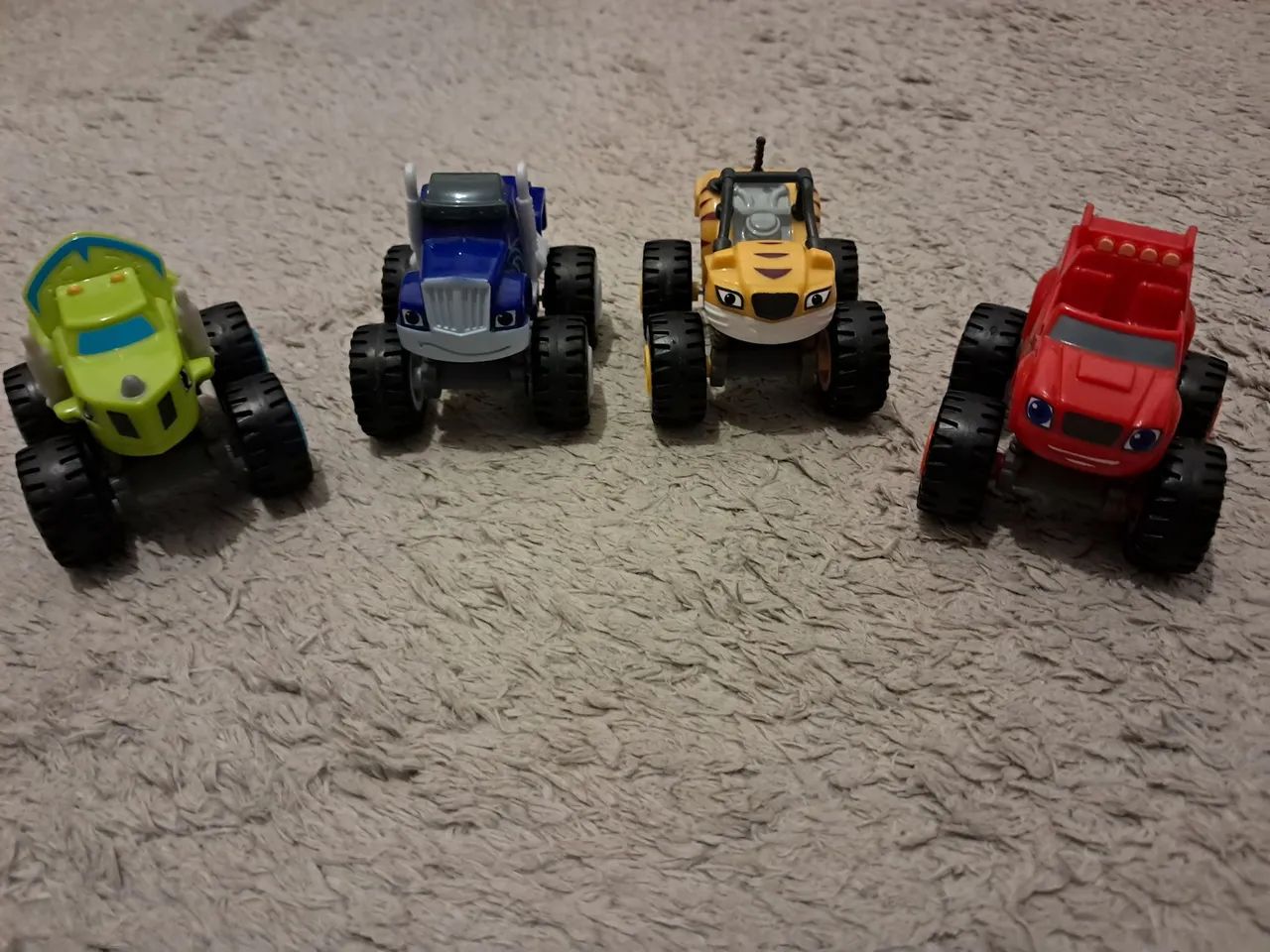 Carrinhos Blaze Monster Machine