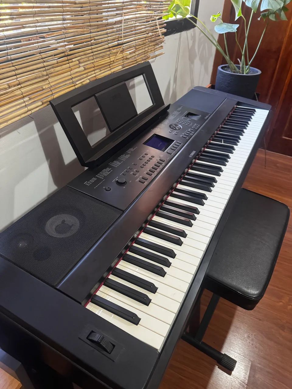 Piano digital yamaha DGX 660