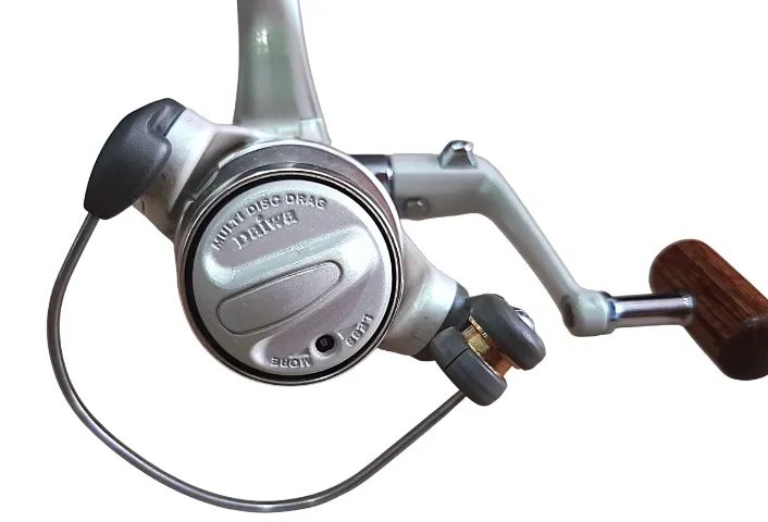 Molinete Daiwa Regal Z 1500T Twist Buster Novo Na Caixa - Esportes