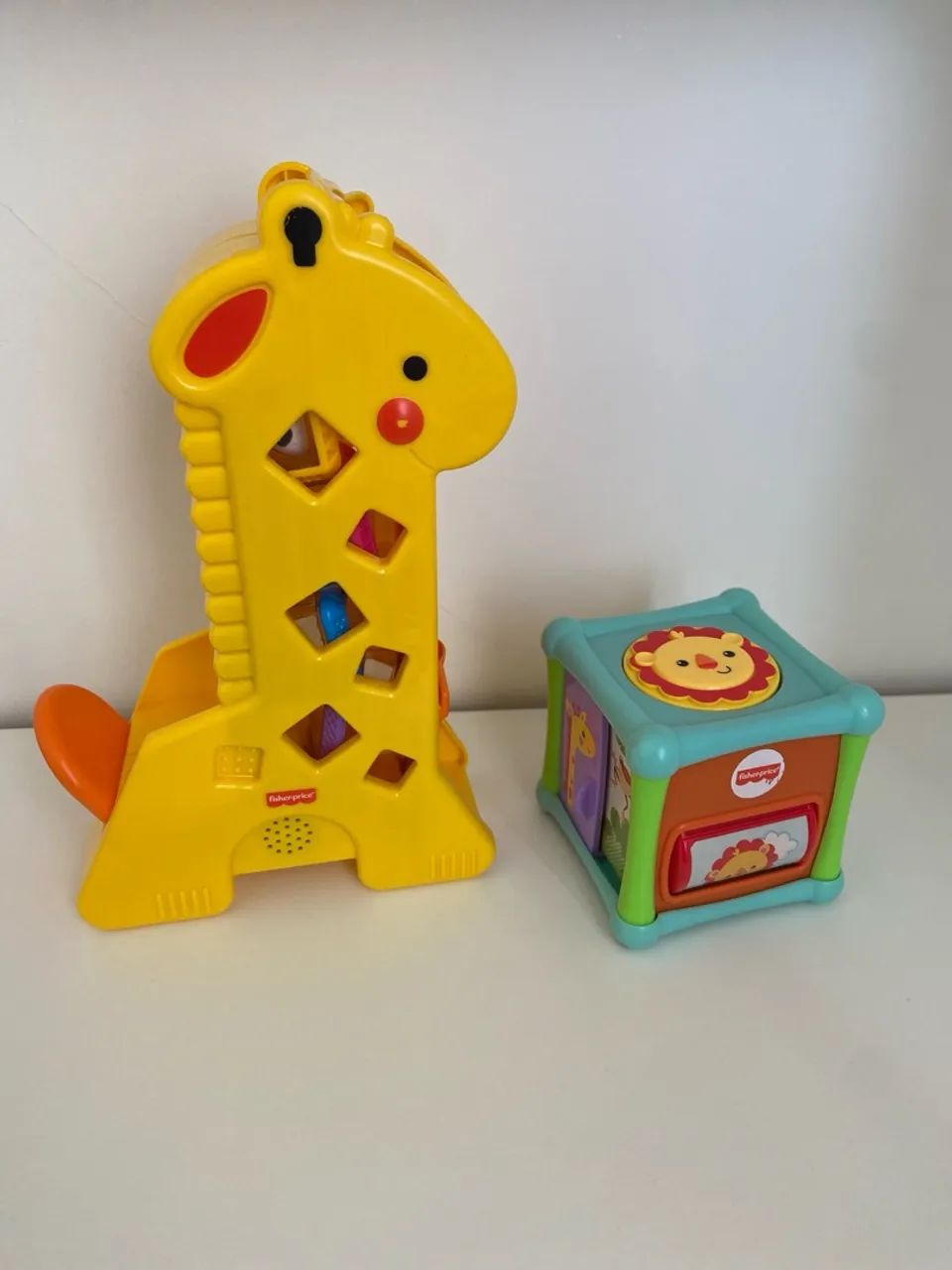 Brinquedos Fisher-Price Girafa e Cubo educativo para Bebês