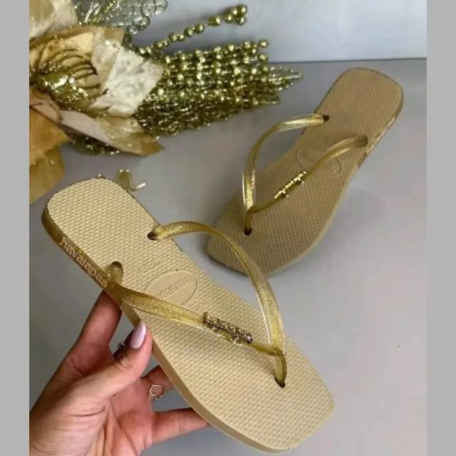 Chinelo Feminino Dourado