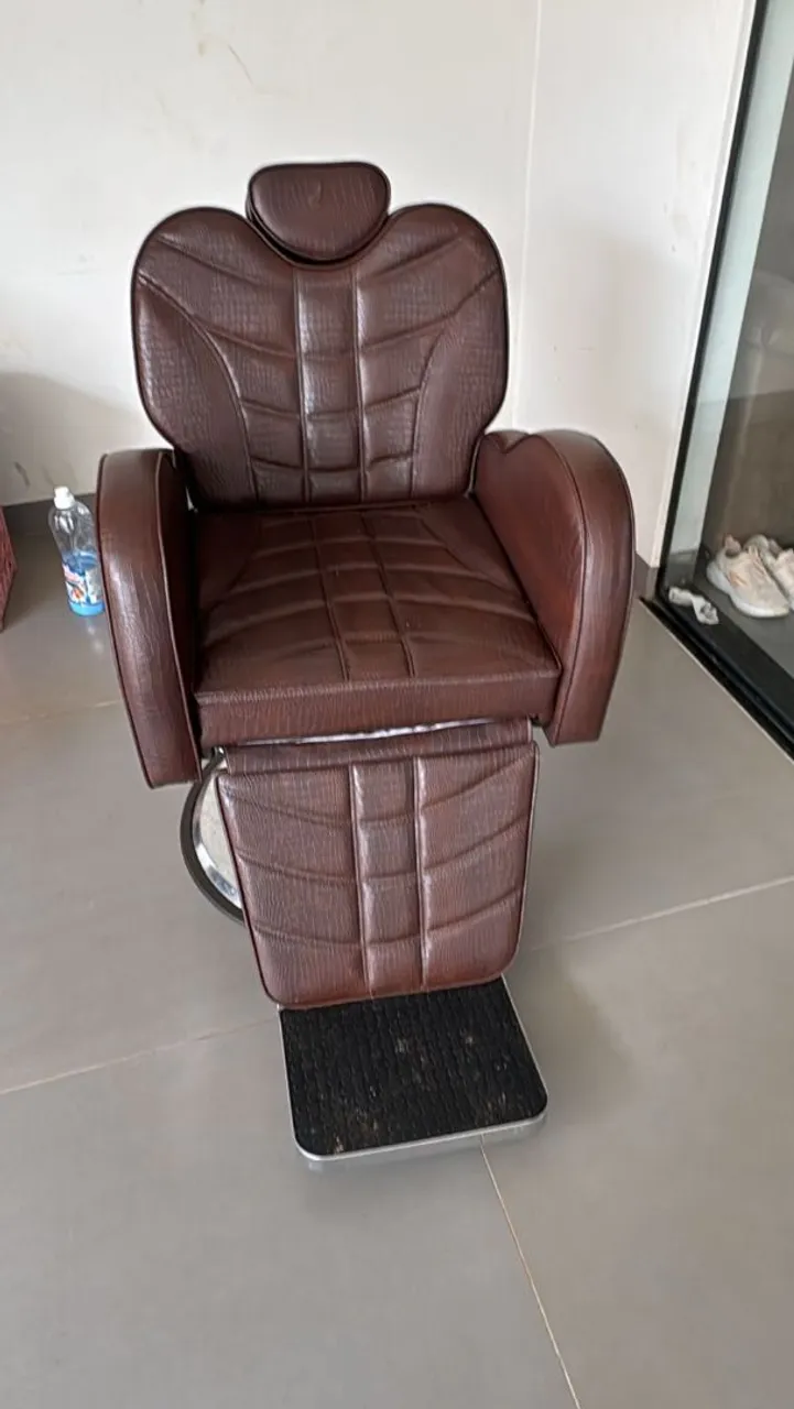 Poltrona de Barbeiro Marrom Clássica