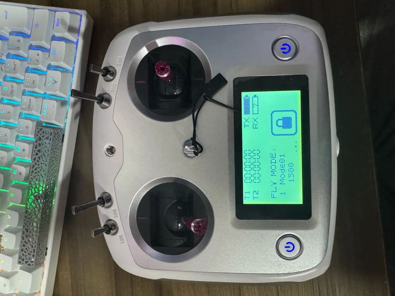 Rádio FlySky FS-i6S 6-canais