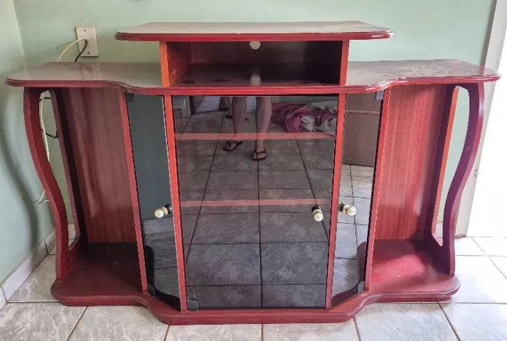 Rack de TV funcional com design vintage