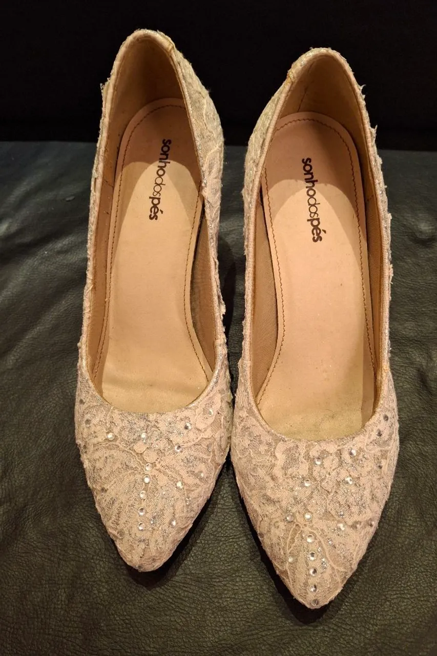 Sapatos de Salto Sonho dos Pés - Elegância e Brilho!