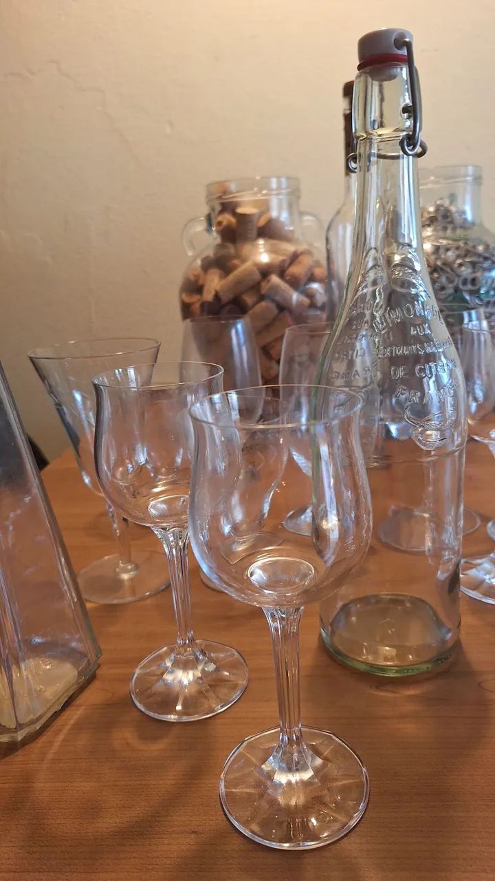 Taças de Cristal, Vaso e Garrafas para decoração  - Foto 5