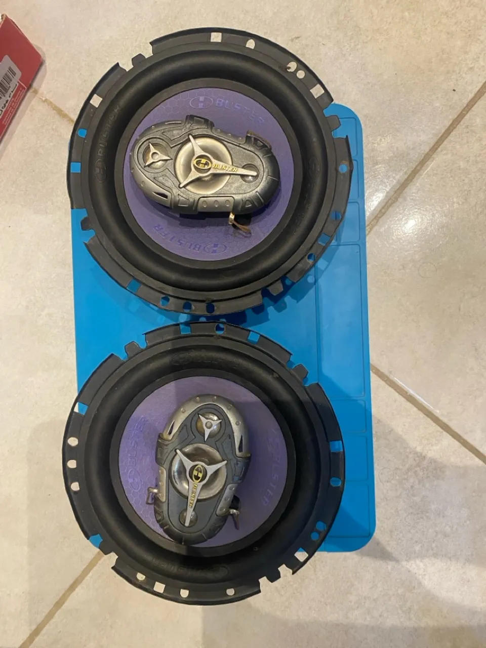 Auto falante buster 6?