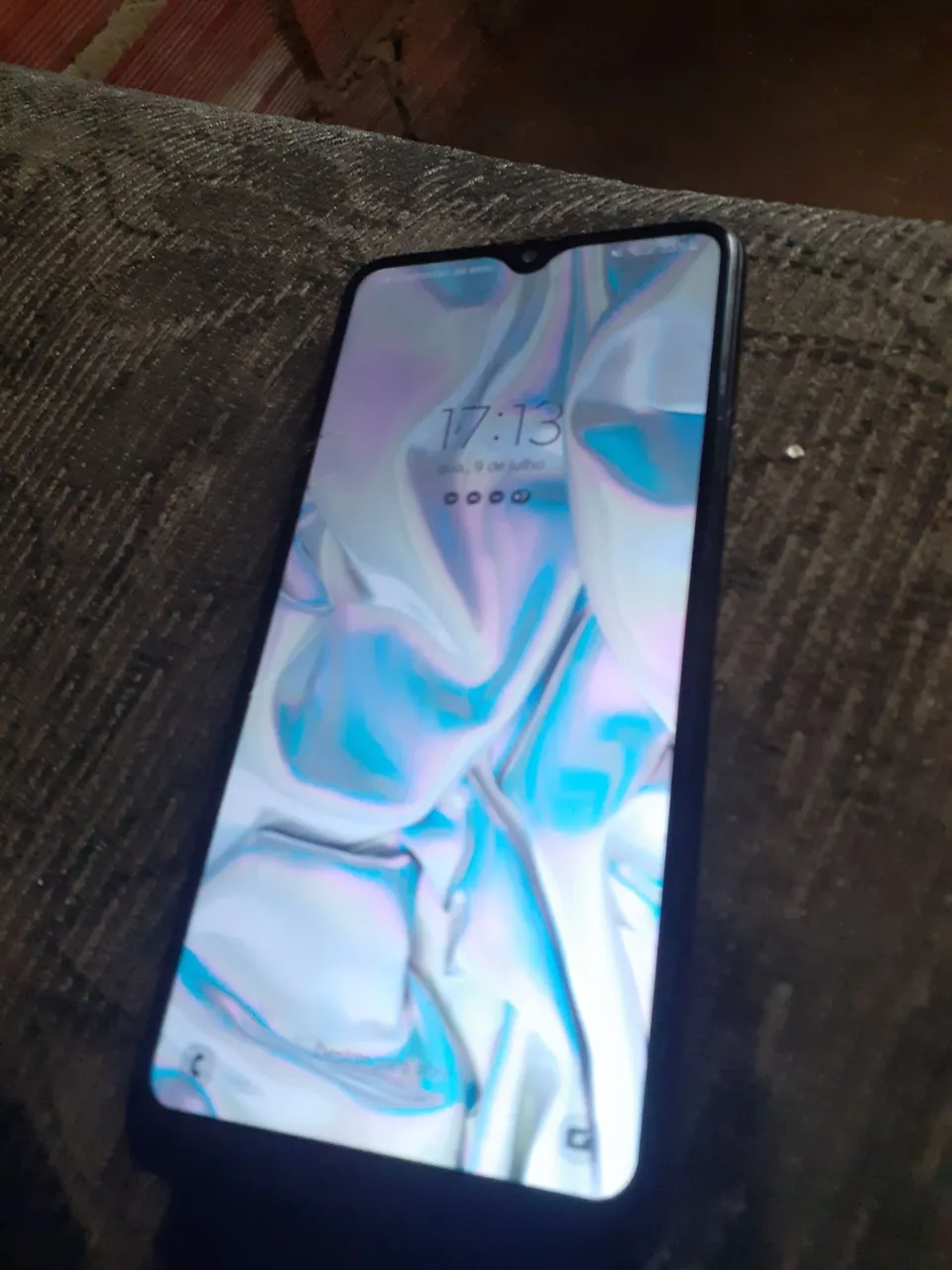 Celular A20 S 64gb com pequeno trinco mas novo