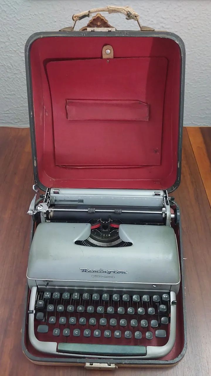 Maquina de Escrever Remington Quiet-Riter 64374557540993123