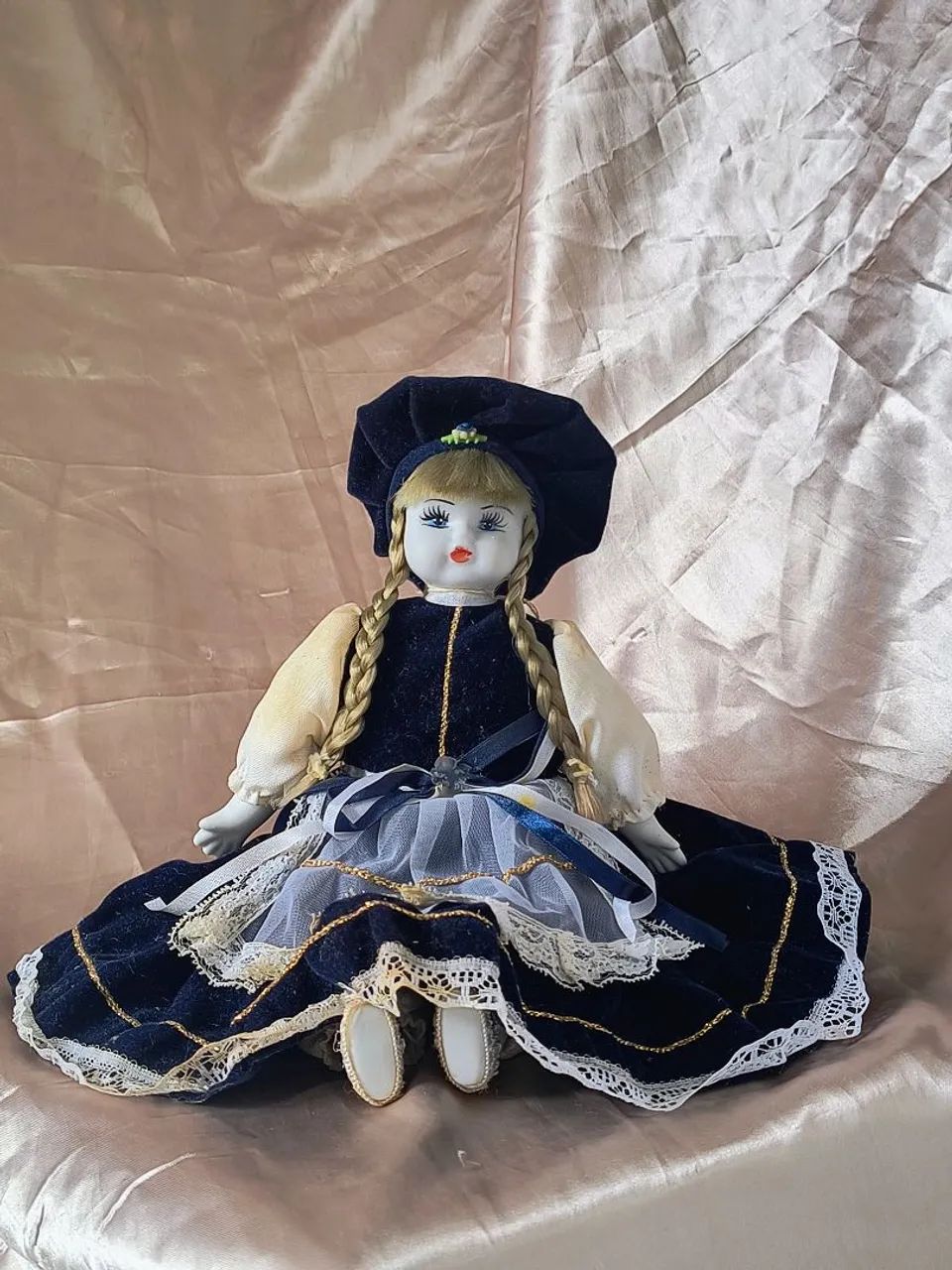 Boneca de porcelana Italiana colecionador antigo antiquário original linda decoração 