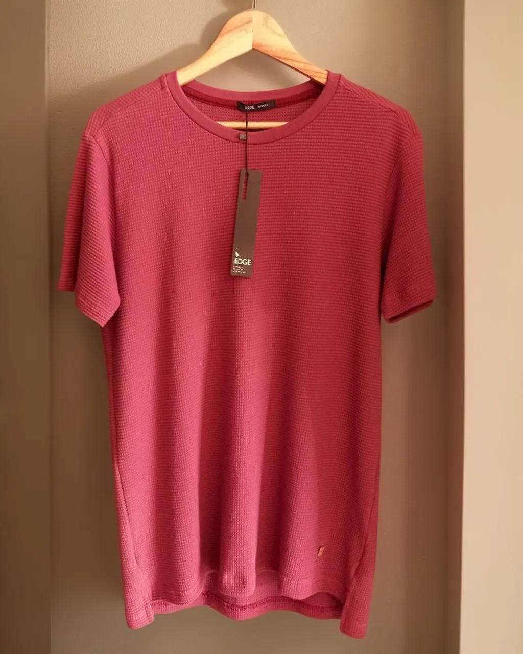 Camiseta Masculina Rosa Edge